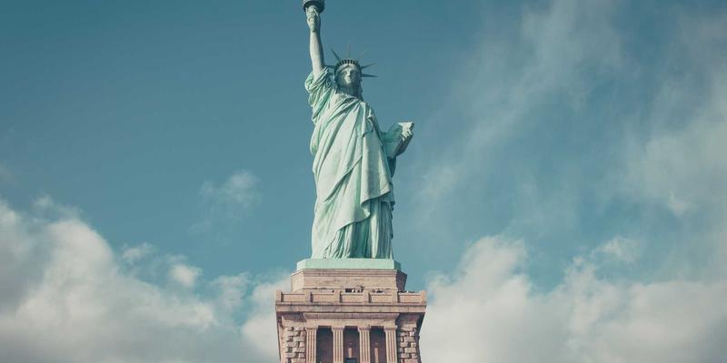 电脑培训61：解码IT教育新趋势，编程课程如何重塑职业技能培训